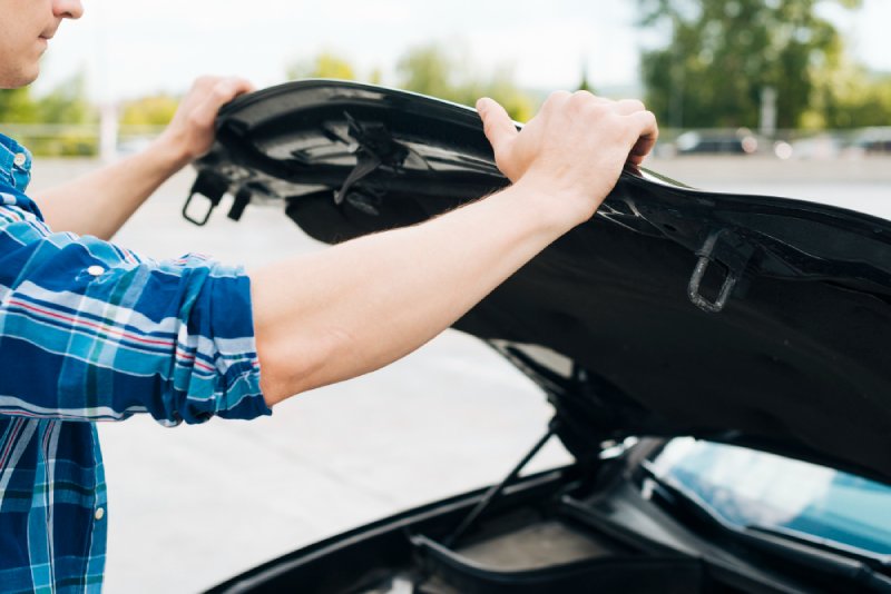 How to Successfully Replace Your Car's Hood?